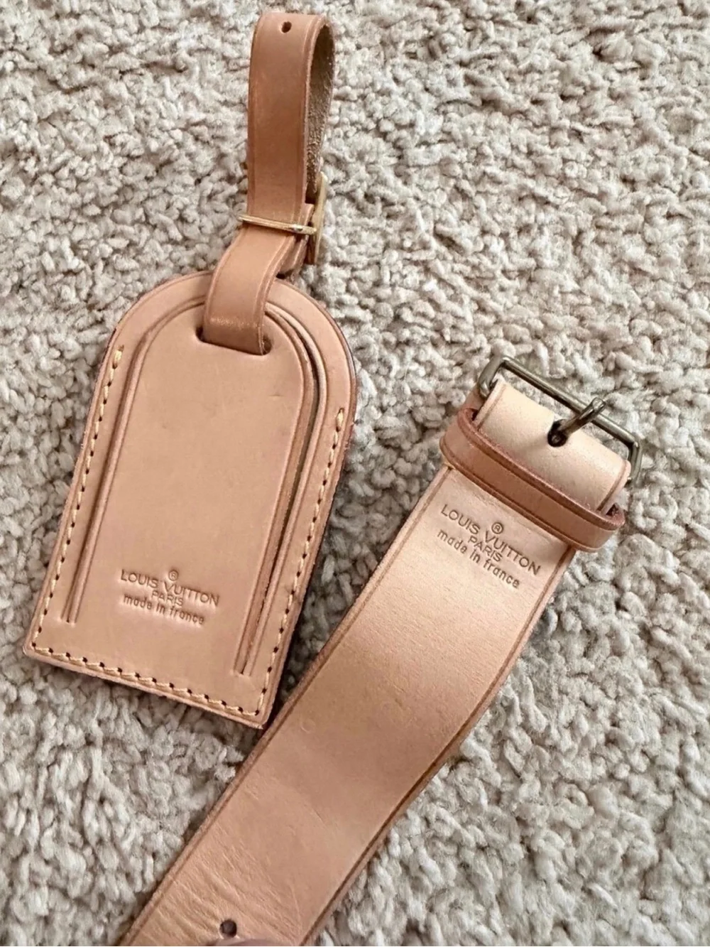 LOUIS VUITTON